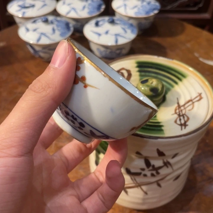 耳***行个性化喜欢将错就错