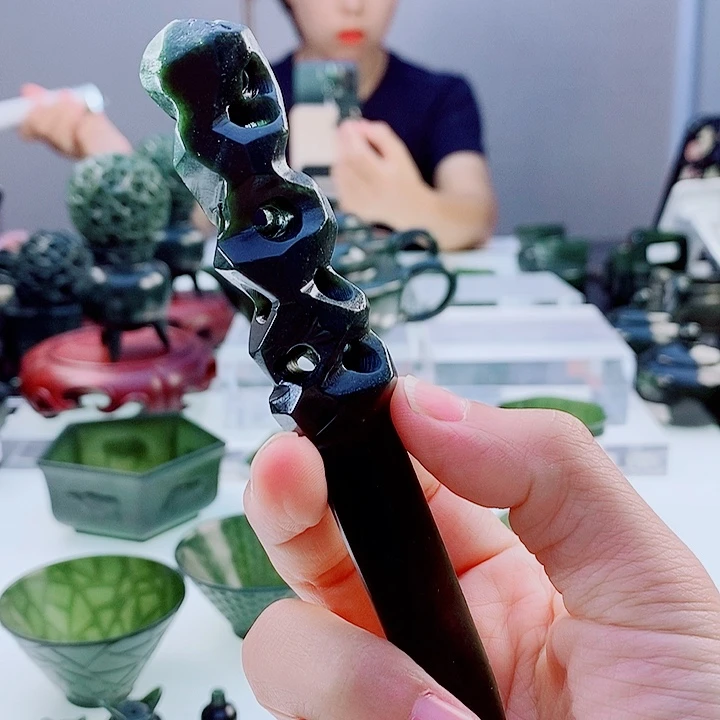 未镶嵌和田玉（青玉）把件