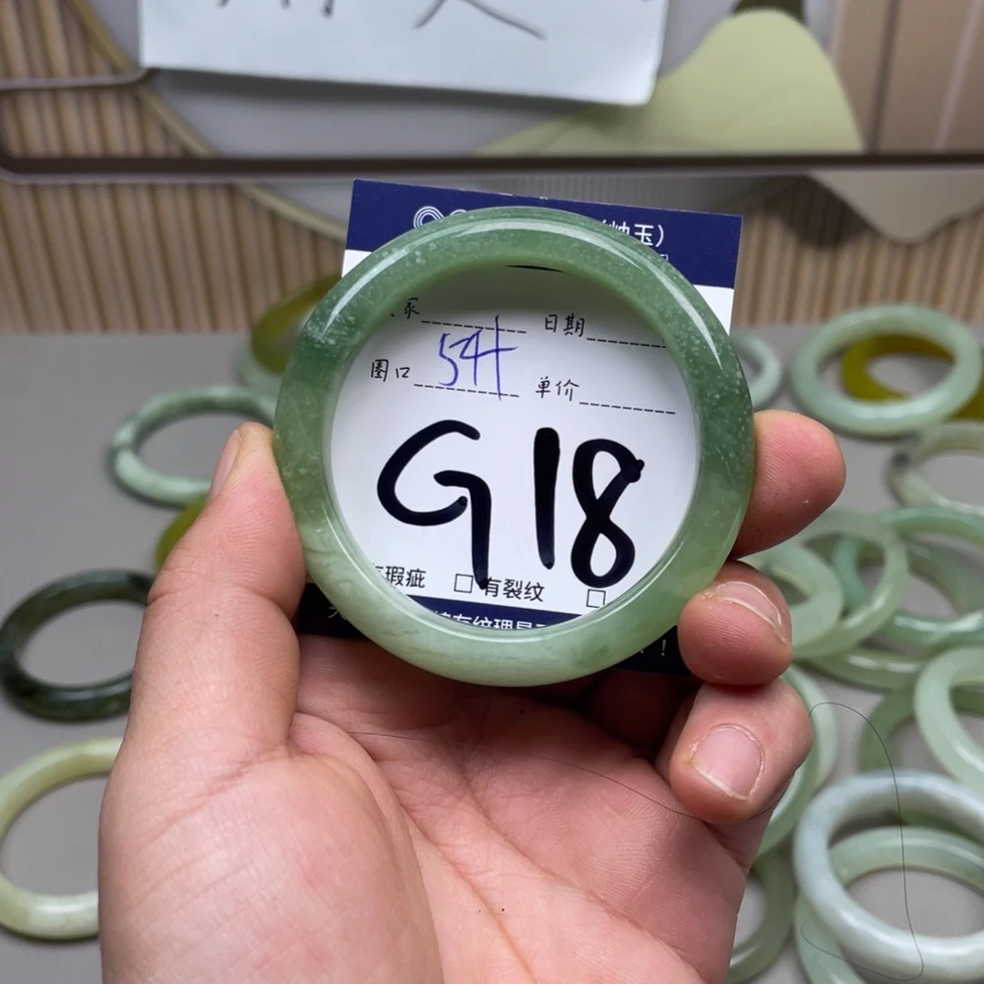 岫玉手镯手镯未镶嵌
