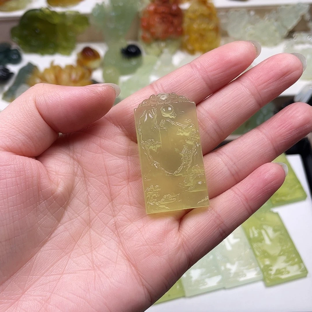 蛇纹石玉未镶嵌颈饰