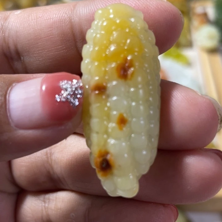 岫玉未镶嵌吊坠(赠链)