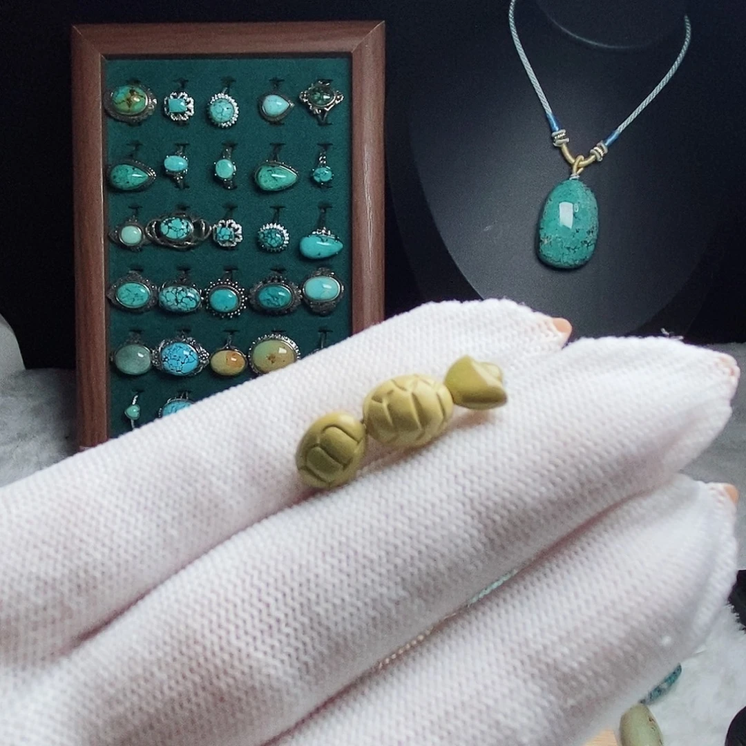 绿松石未镶嵌珠宝奇石