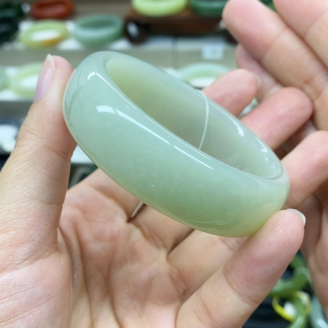 【闪购商品】未镶嵌手镯和田玉