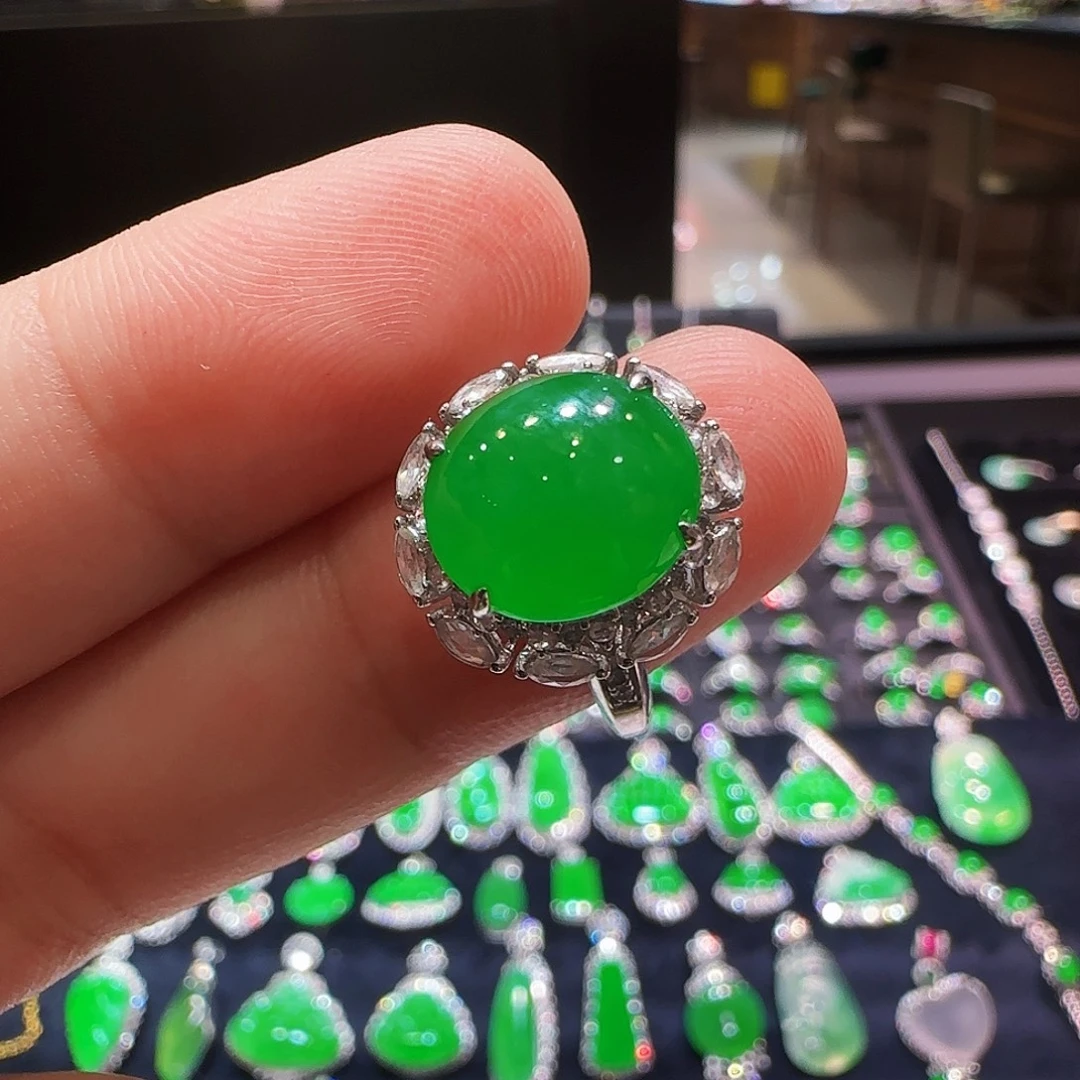 翡翠18K金镶嵌戒指戒指