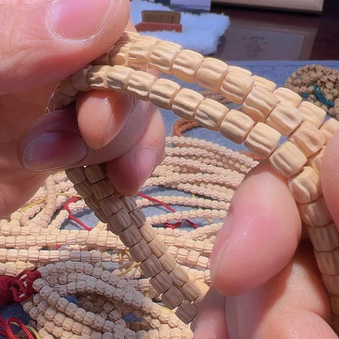 L***Y柏香籽/百香籽吊坠