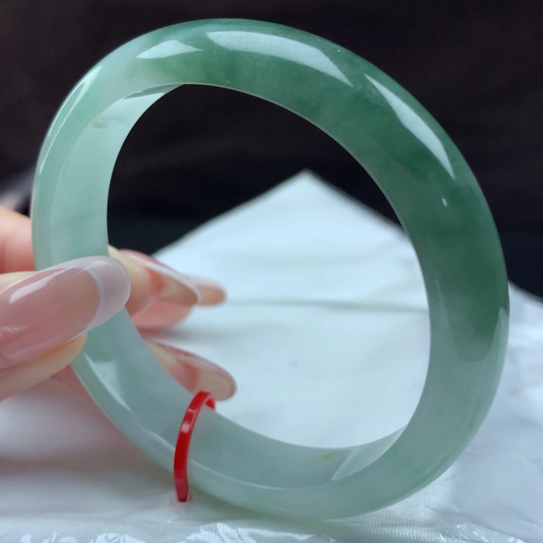 翡翠手镯（贵妃镯）未镶嵌40054，