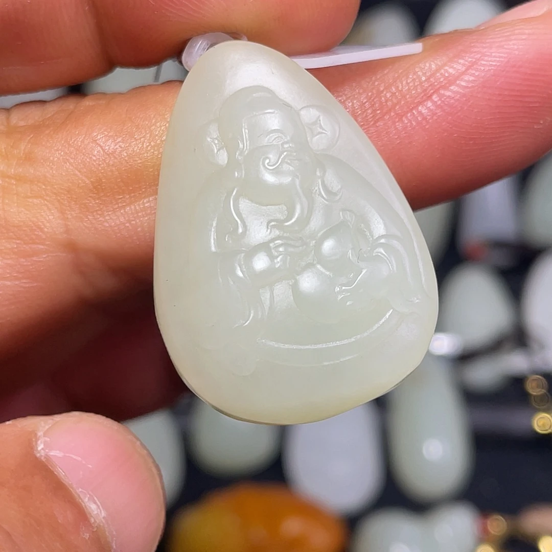 和田玉未镶嵌颈饰吊坠