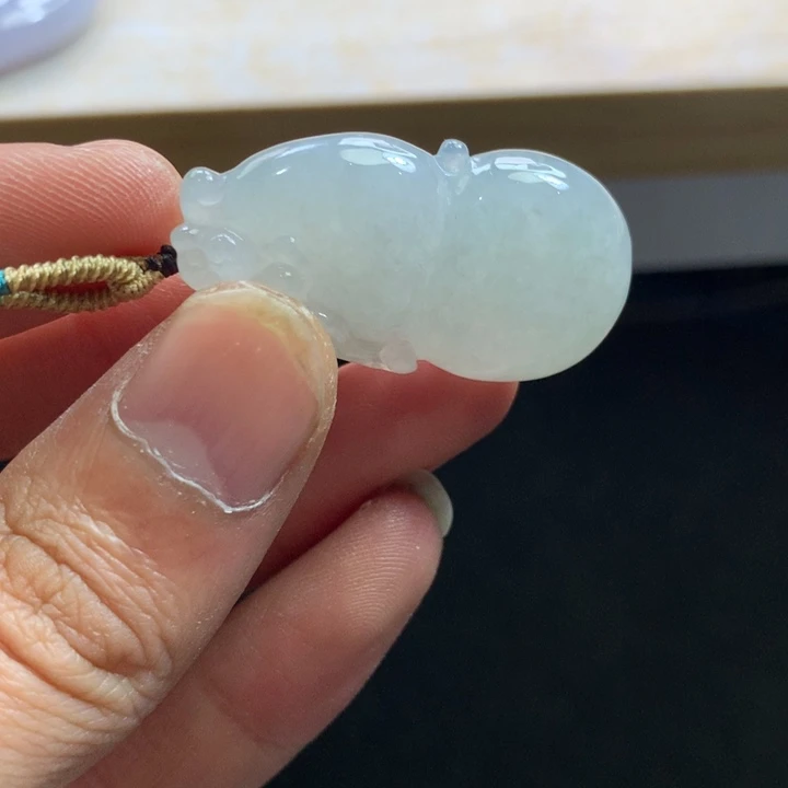 翡翠未镶嵌颈饰吊坠