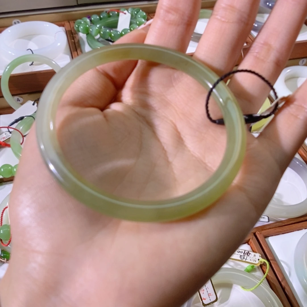 【闪购商品】未镶嵌手镯和田玉