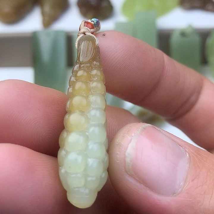 和田玉（糖玉）未镶嵌颈饰