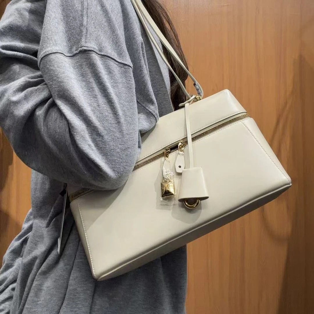 95新 Loro Piana/诺悠翩雅 【蕾】 1KP4014 单肩包