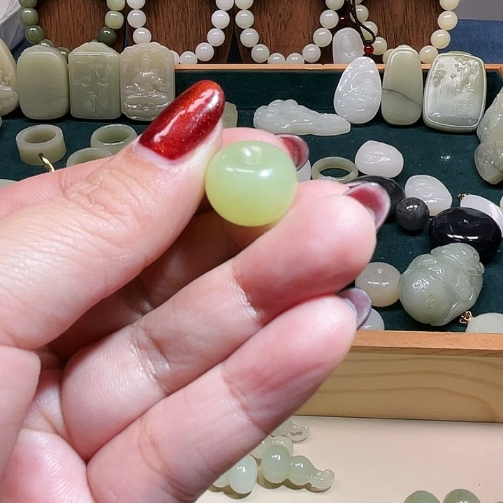 和田玉（糖玉）未镶嵌颈饰