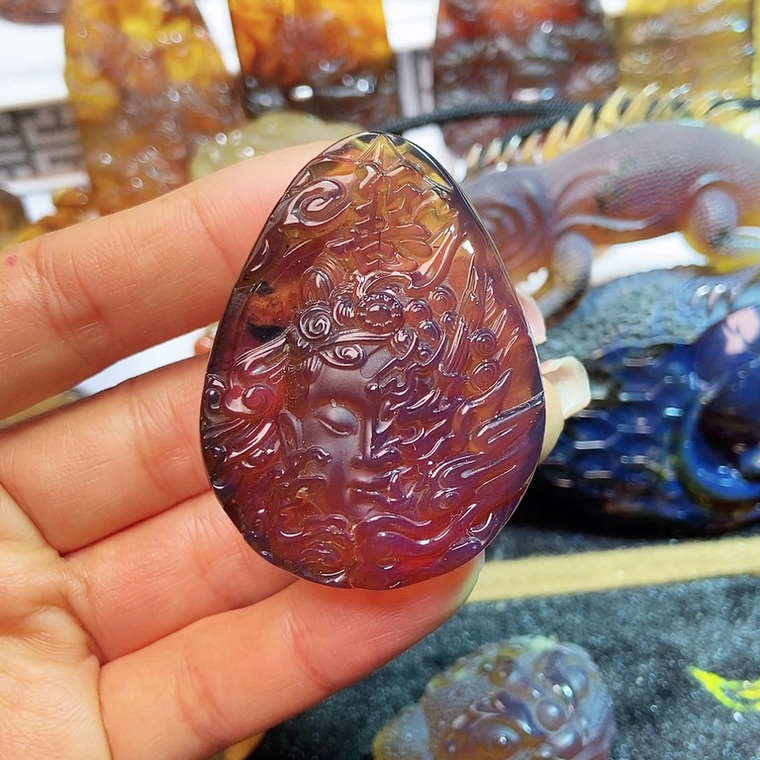 琥珀颈饰未镶嵌一念之间