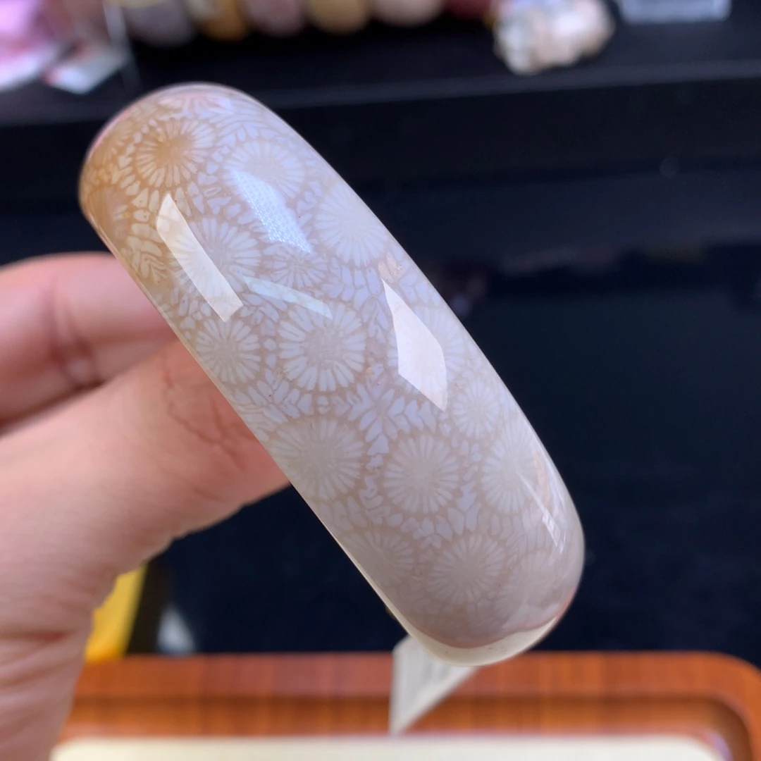硅化珊瑚（珊瑚玉）未镶嵌颈饰129号57.8圈白底调大花花