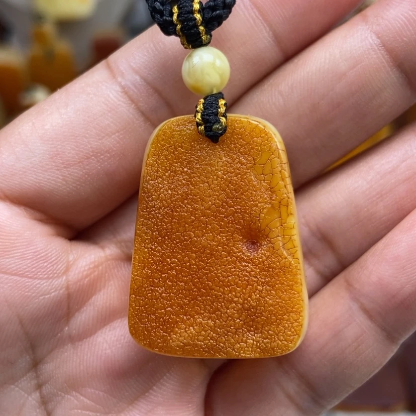 【闪购商品】琥珀颈饰未镶嵌