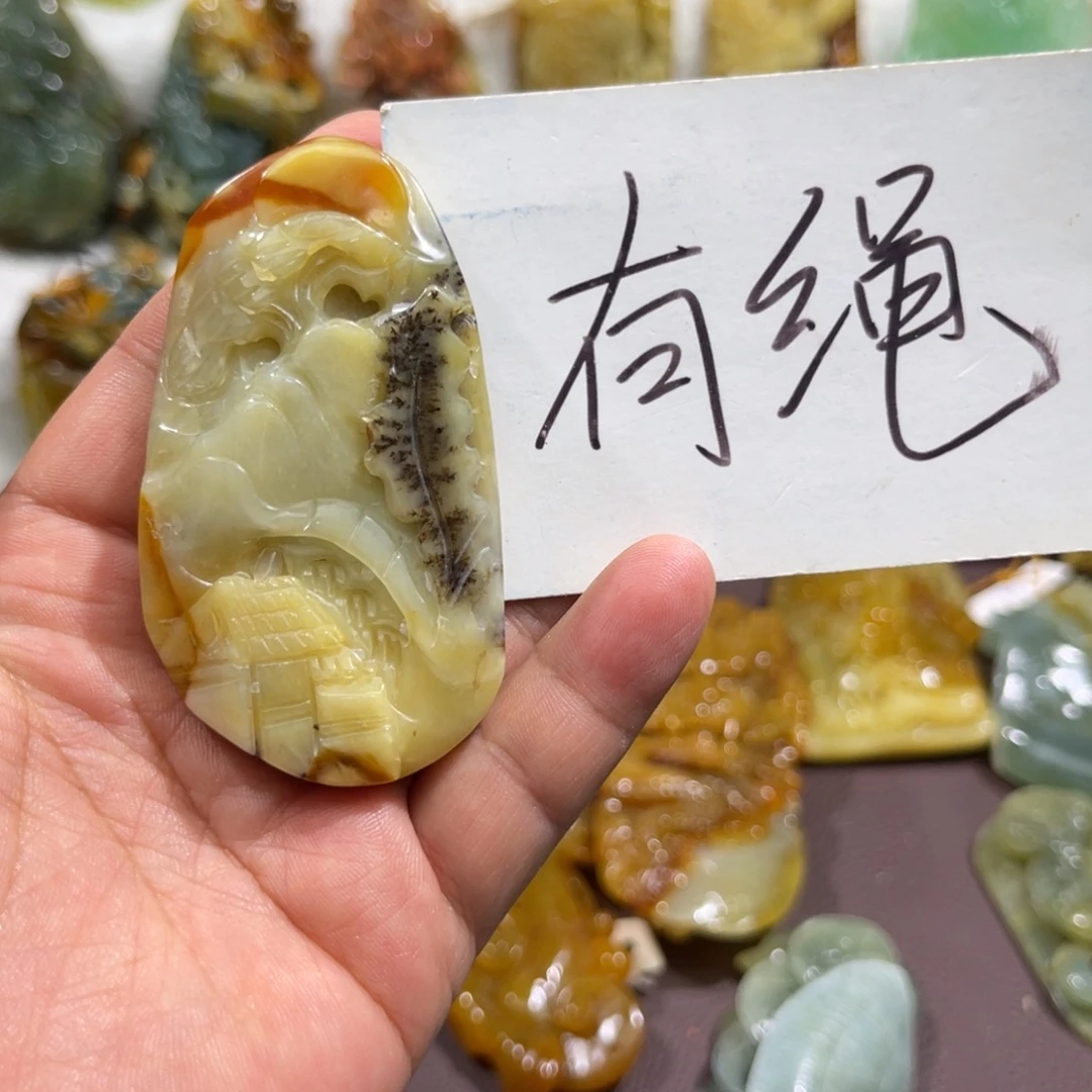 未镶嵌蛇纹石玉颈饰