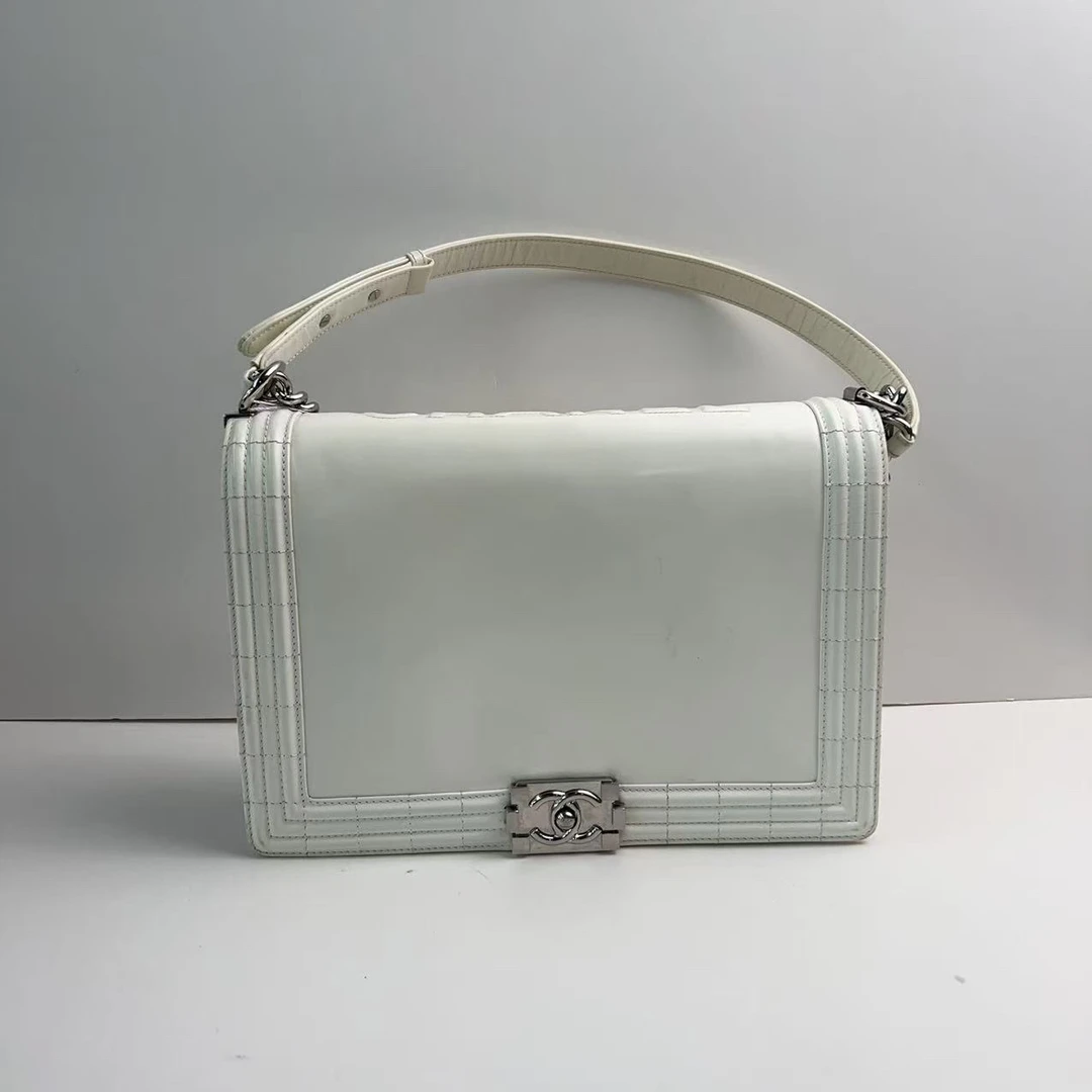 95新 Chanel/香奈儿 香奈儿白色漆皮leboy 大号单肩包