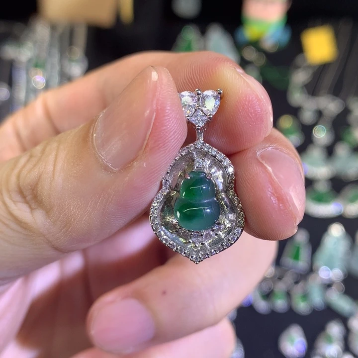 颈饰银S925镶嵌翡翠