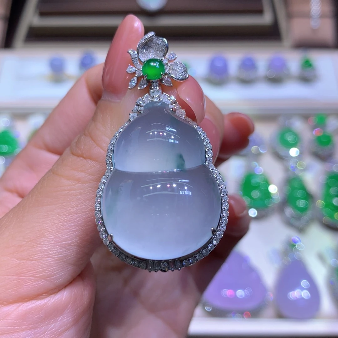 吊坠(不含链)18K金镶嵌翡翠