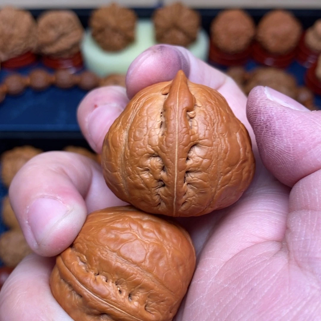 文玩核桃把件傦****手捻