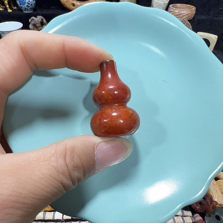 透闪石质玉未镶嵌挂件