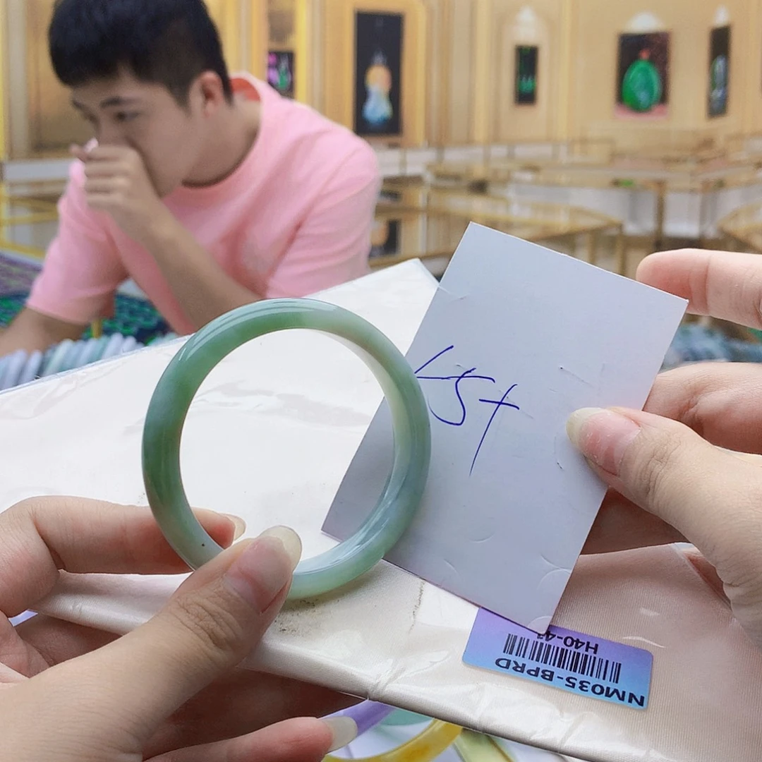 翡翠手镯未镶嵌00988……
