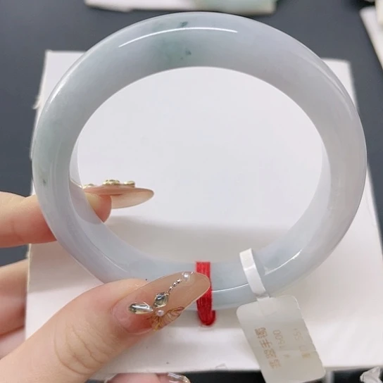 翡翠手镯未镶嵌A货