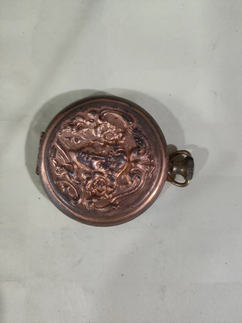 金属及其他材料，具体以直播间扣的货物为准