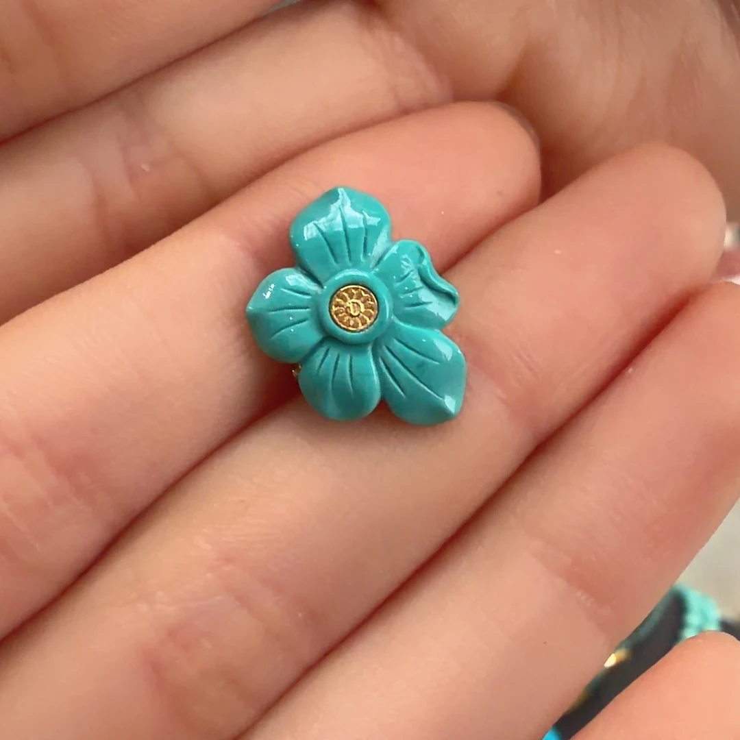 绿松石未镶嵌颈饰