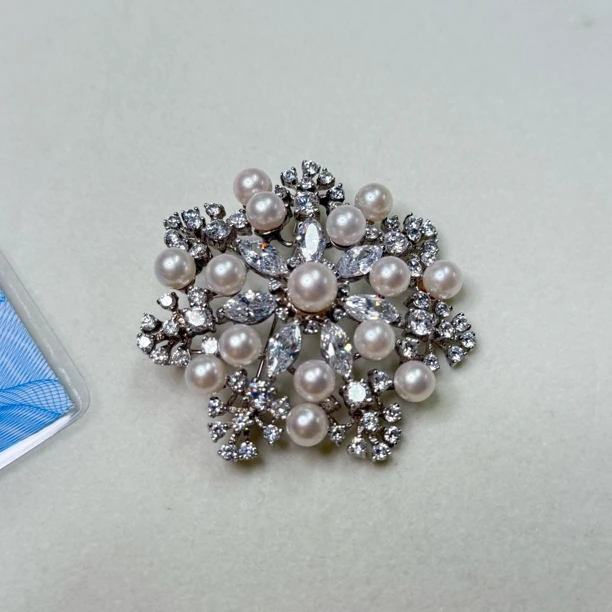 95新  【六六中古】孤品优雅感海水珍珠胸针ad5114