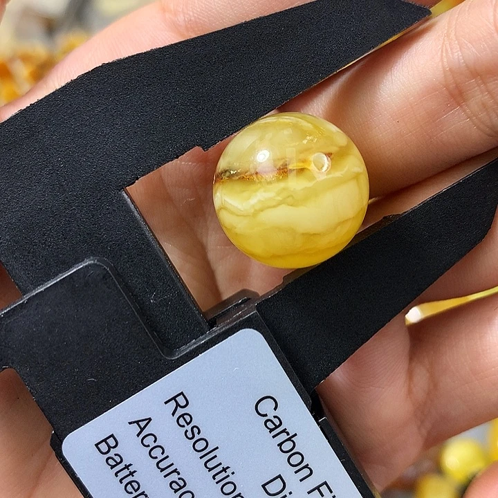 未镶嵌琥珀珠宝奇石