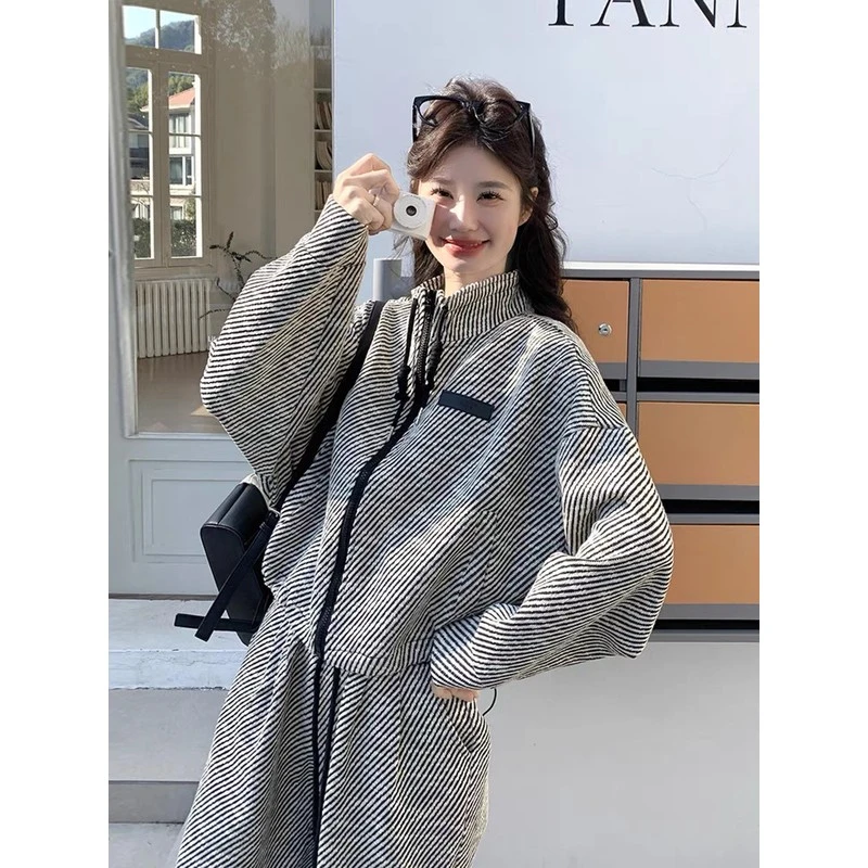 条纹休闲卫衣运动套装女秋季2025年新款洋气时髦盐系阔腿裤两件套