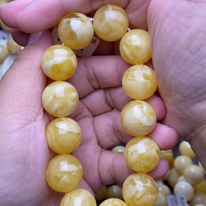 未镶嵌琥珀裸石蜜蜡70