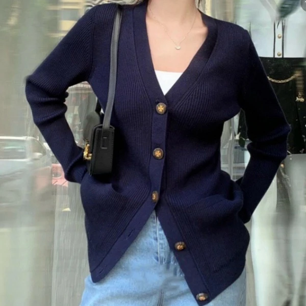 慕溢-25早春藏蓝色V领金扣针织开衫