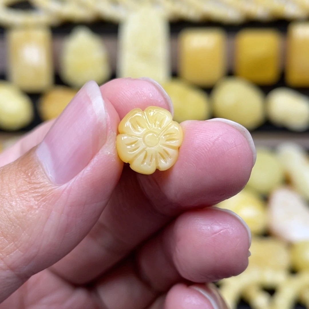 琥珀未镶嵌裸石琥珀蜜蜡