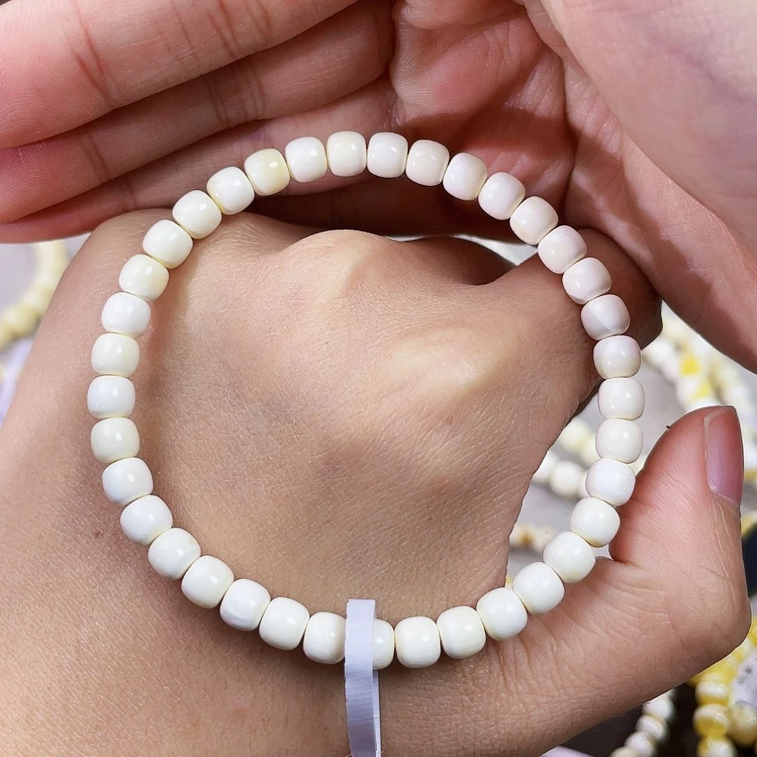 琥珀未镶嵌裸石5.5瓷白浓蜡