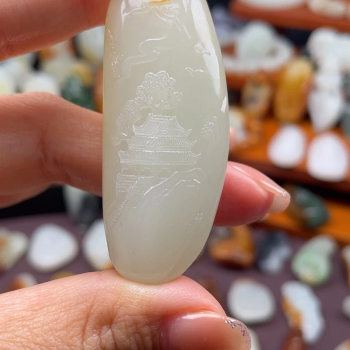 钱***子和田玉未镶嵌颈饰