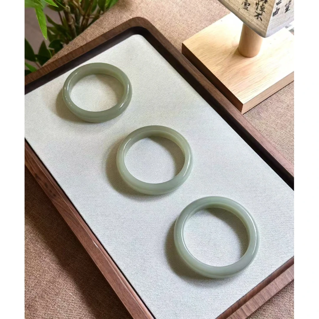 天然玉石手镯--A058