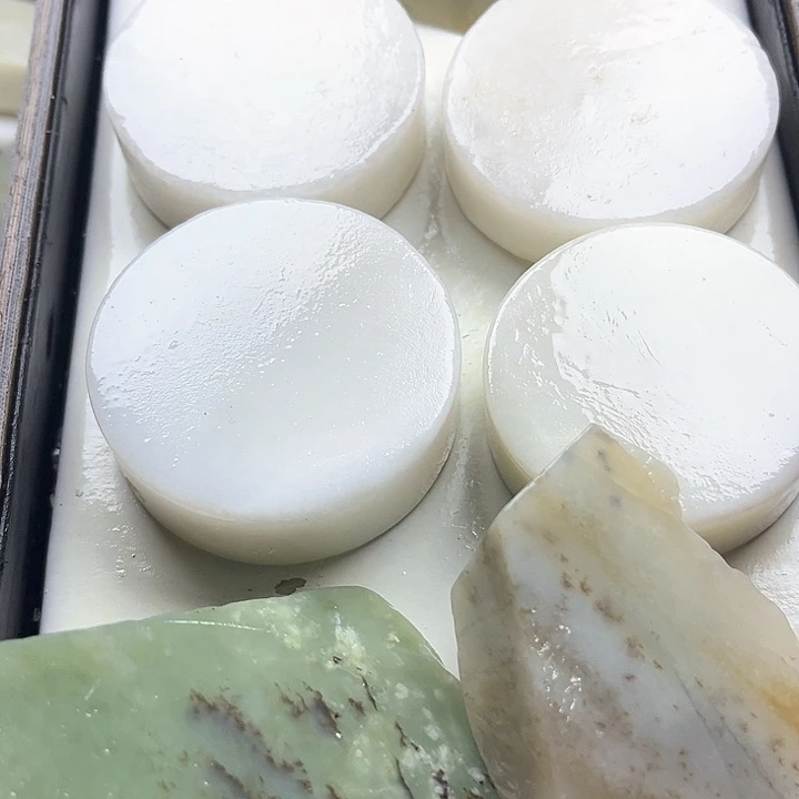 和田玉（糖玉）和田玉边角料9K金镶嵌百*院