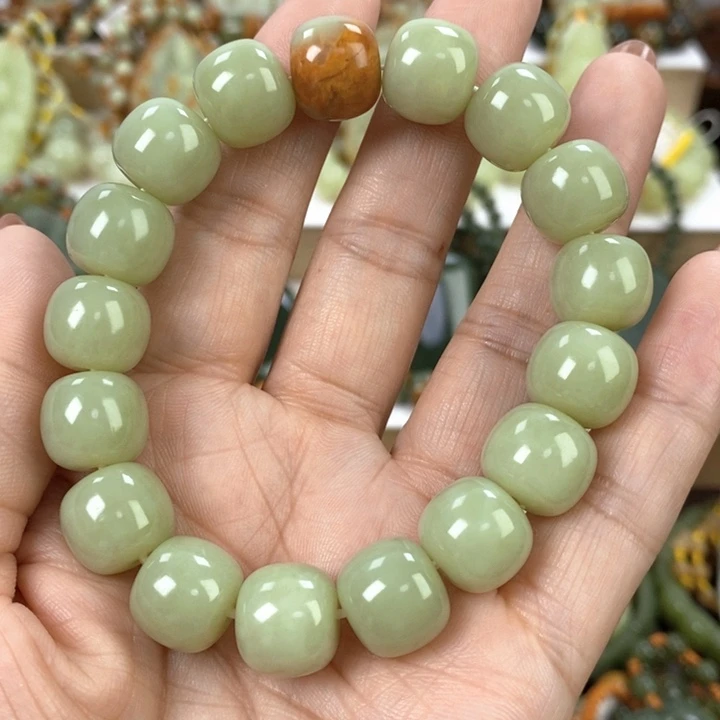 【闪购商品】透闪石质玉手串未镶嵌