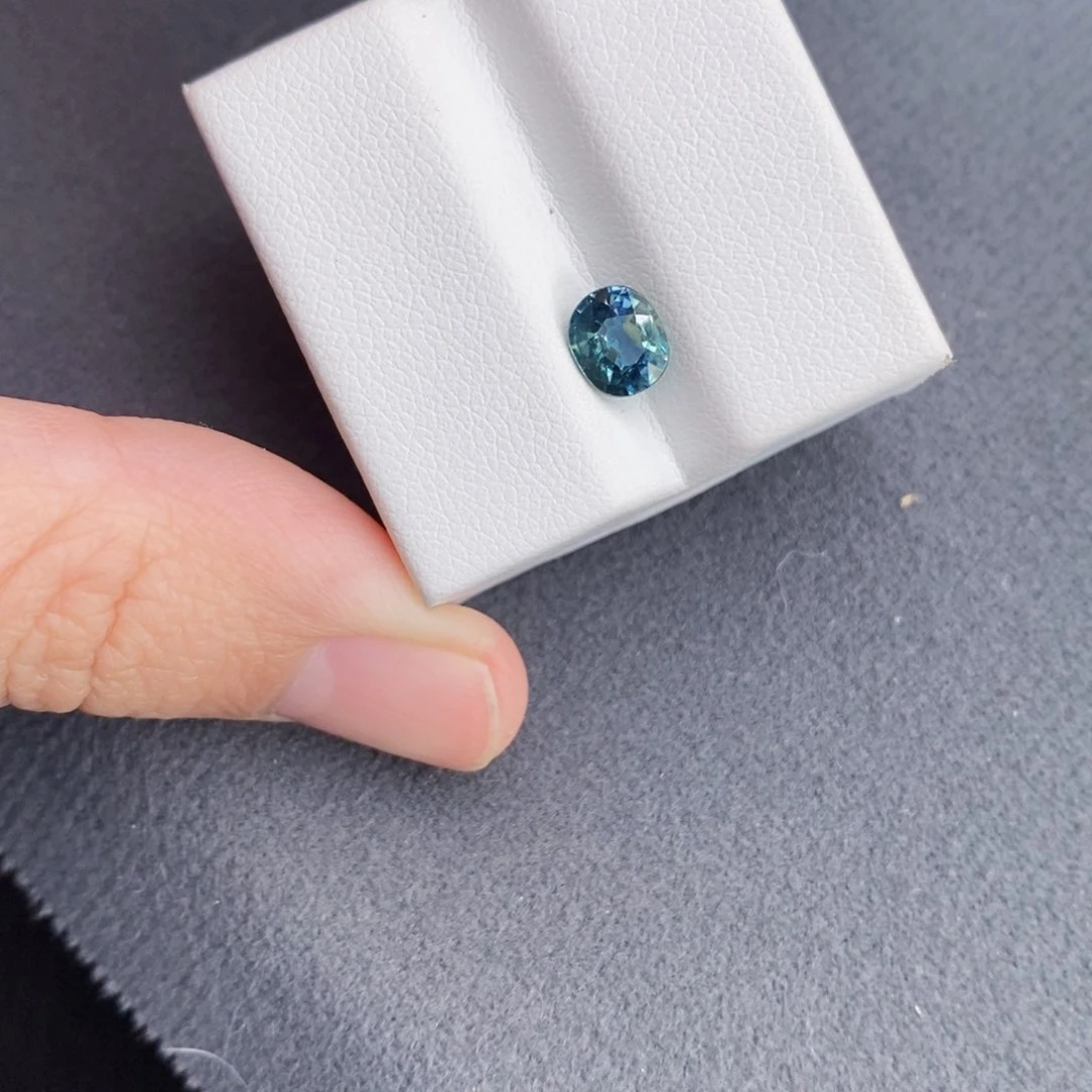 蓝宝石裸石未镶嵌就*叭