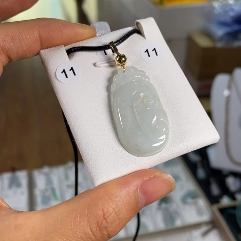 【闪购商品】翡翠未镶嵌颈饰