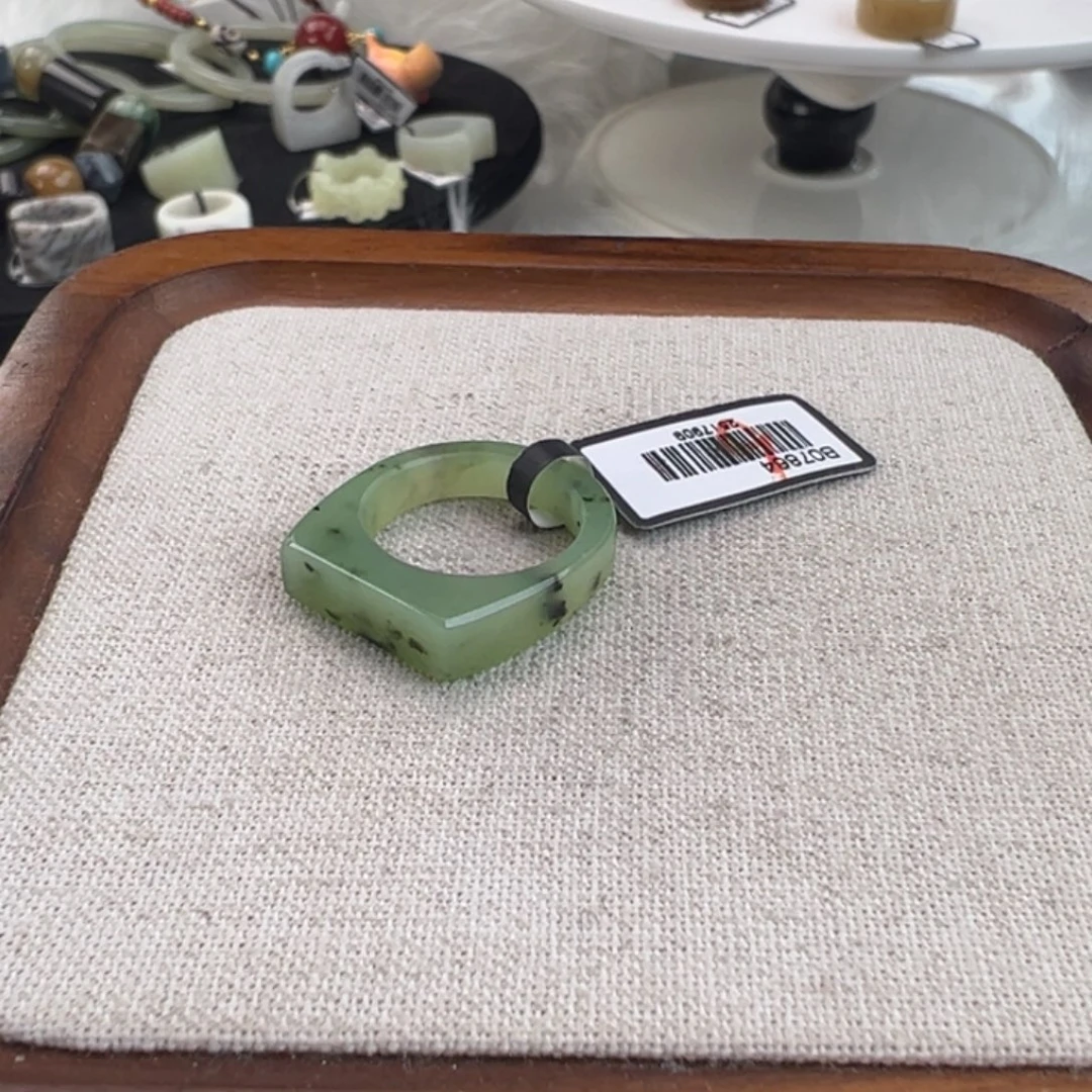 和田玉未镶嵌戒指w68乌兰海马鞍17.2不退换