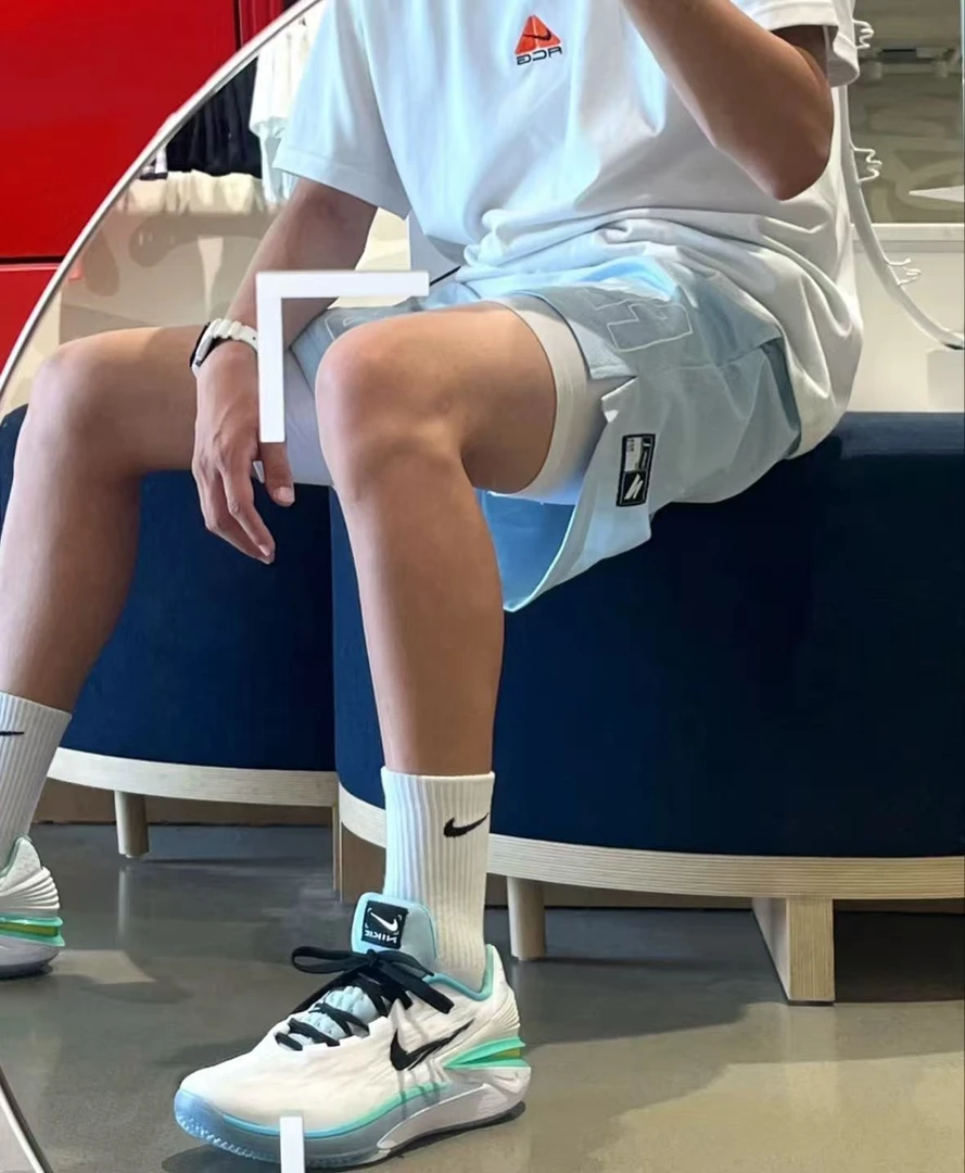 NlKE Air G.T. Cut 2 CNY兔年限定低帮运动篮球鞋男女同款