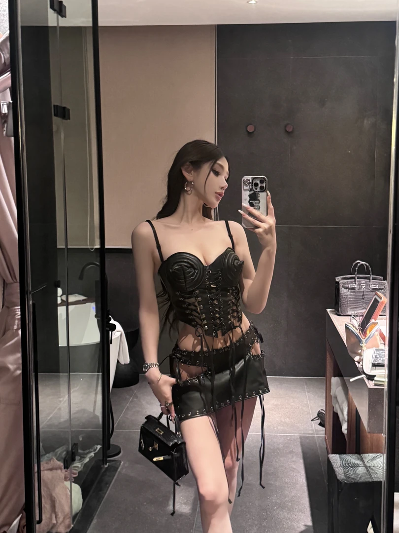 ChiclyNana暗黑哥特风穿搭两件套绑带无袖吊带上衣短款半身裙套装