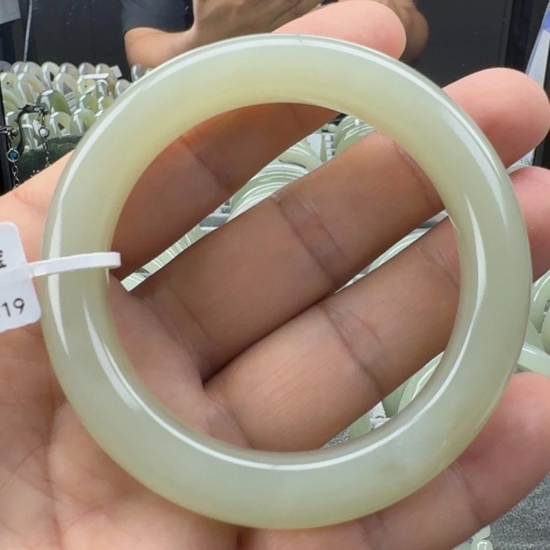 和田玉（糖玉）手镯未镶嵌