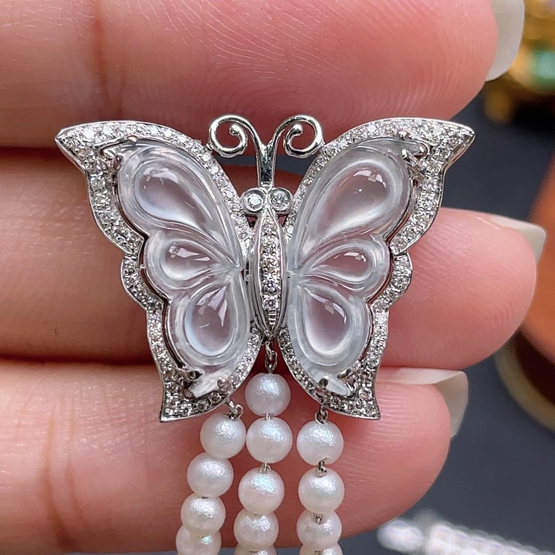 翡翠18K金镶嵌颈饰高冰蝴蝶