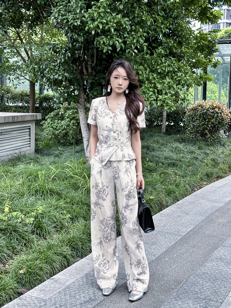 2025新款夏季轻奢风简约时尚套装气质短袖高腰显瘦洋气减龄