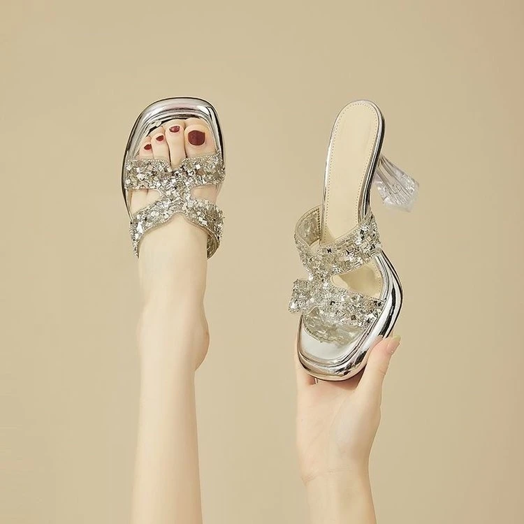 法式粗跟拖鞋女夏外穿2025新款时尚水钻高跟一字拖百搭外出凉拖鞋