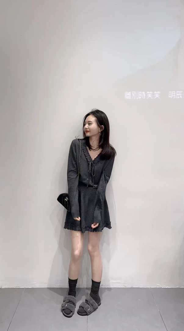 2025秋季新款韩系少女感复古系带针织开衫短裙显瘦皮衣外套三件套